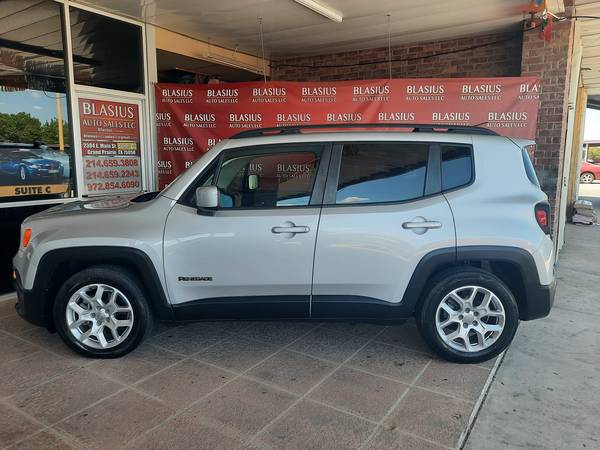 2015 Jeep Renegade Latitude low Miles - - by dealer for sale in Grand Prairie, TX – photo 4