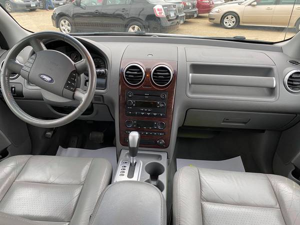 2007 ford freestyle - cars & trucks - by dealer - vehicle automotive... for sale in Rochester, MN – photo 10