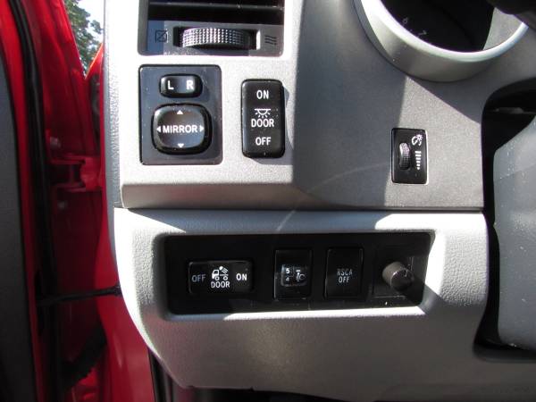 2013 Toyota Tundra Grade 4x4 4dr CrewMax Cab Pickup SB (5.7L V8 FFV) 1 for sale in Thomasville, NC – photo 15