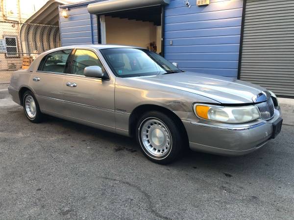 2000 Lincoln Town car low miles for sale in Alameda, CA – photo 2