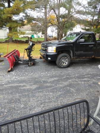 Chevy 2007 Silverado with plow for sale in Buffalo, NY