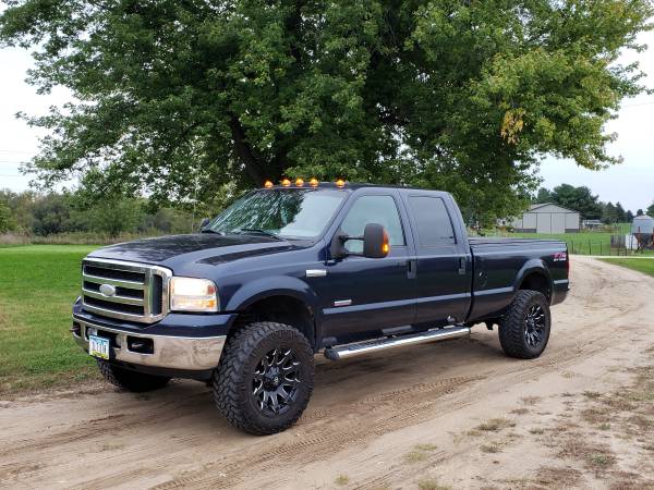 2005 Ford F350 Super Duty Crew Cab 8ft Box Powerstroke 6.0 Diesel for sale in Dubuque, IA