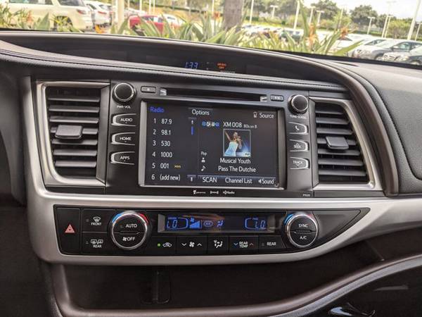 2018 Toyota Highlander LE Plus SKU: JS275326 SUV - - by for sale in Irvine, CA – photo 14