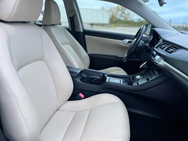 2013 Lexus CT 200h Clean for sale in Lake Bluff, IL – photo 12