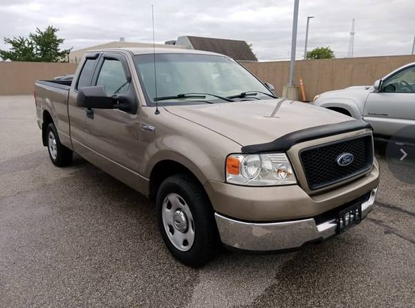 2005 Ford F-150 XLT 1 owner 65, 000 miles! 1 owner Available! - cars for sale in REYNOLDSBURG, OH