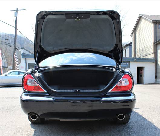 2004 JAGUAR XJ8 - 300hp Sport Sedan! Excellent - - by for sale in Pittsburgh, PA – photo 21