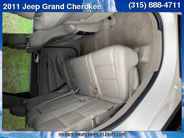 2011 Jeep Grand Cherokee 4WD 4dr Laredo for sale in new haven, NY – photo 12