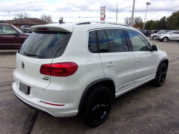 2016 Volkswagen Tiguan 4MOTION 4dr Auto R-Line for sale in Shawano, WI – photo 6