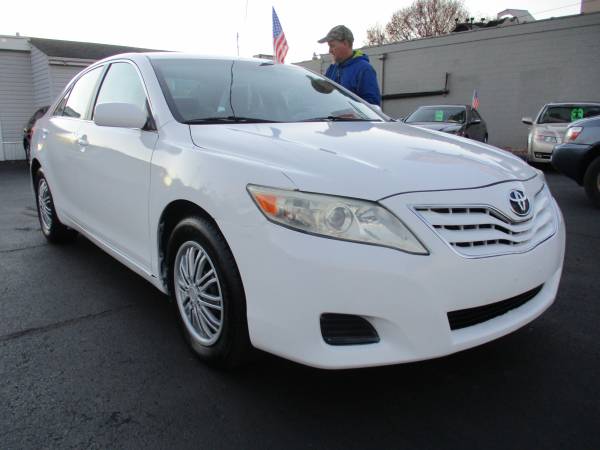 2011 Toyota CAMRY LE WOW IMMACULATE CONDITIONS PLUS 90 DAYS WARRANTY for sale in Roanoke, VA