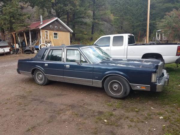 1988 Lincoln Town Car, excellent condition, low mileage! for sale in Clinton, MT