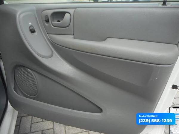 2007 Chrysler Town Country Minivan - Lowest Miles / Cleanest Cars In F for sale in Fort Myers, FL – photo 13
