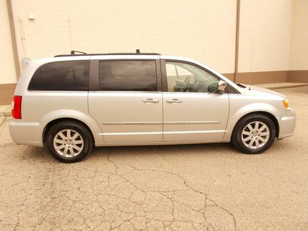 2012 CHRYSLER TOWN COUNTRY WARRANTY LEATHER CAMERA DVD SUNROOF LOADED for sale in New Lebanon, OH – photo 3