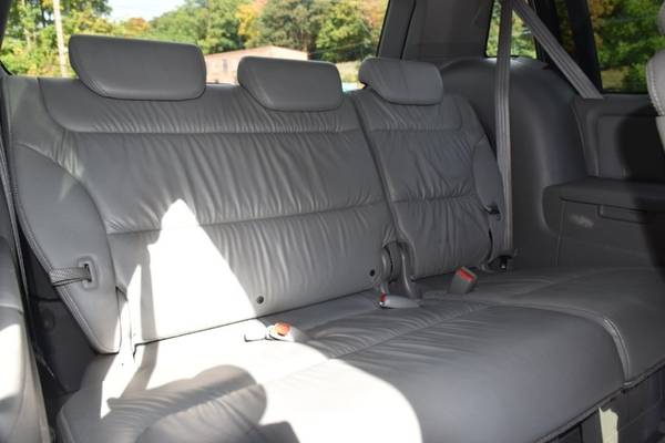 2010 Honda Odyssey 5dr EX-L w/RES Minivan, Passenger for sale in Waterbury, NY – photo 18