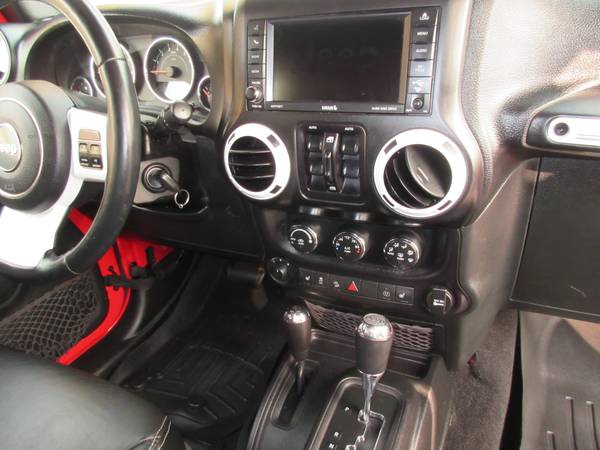 2015 JEEP WRANGLER UNLIMITED ALTITUDE V-6 4X4 EXTREMELY NICE!!!!! -... for sale in Amarillo, TX – photo 18