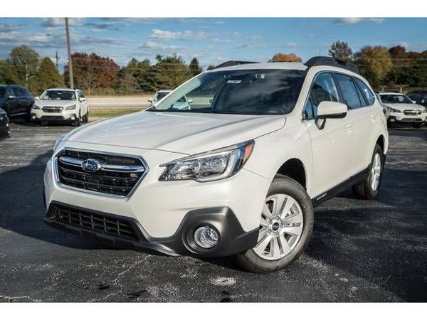 2019 Subaru Outback wagon 2.5i - Subaru Crystal White Pearl for sale in Springfield, MO – photo 2