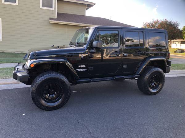 2012 JEEP WRANGLER UNLIMITED SAHARA (low miles) - - by for sale in Honolulu, HI – photo 3