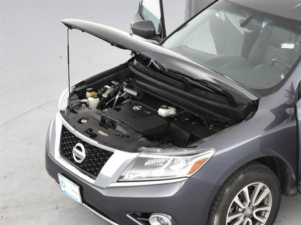 2014 Nissan Pathfinder SL Sport Utility 4D suv Dk. Gray - FINANCE for sale in Arlington, District Of Columbia – photo 4