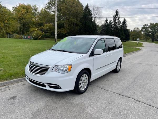 2016 Chrysler Town & Country 4dr Wgn Touring with Full Cloth for sale in Cudahy, WI