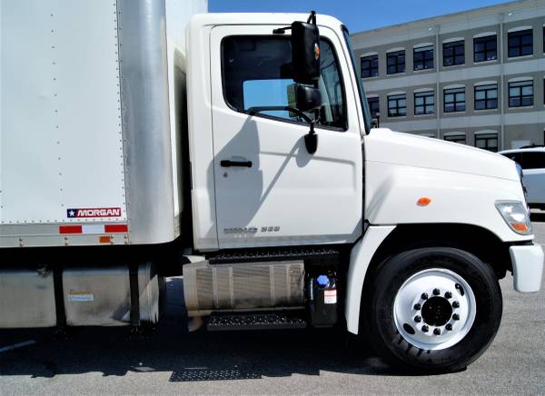 2013 Hino 268 24’ Box Truck 102 X 97 Cargo Truck Liftgate Refurbished for sale in Emerald Isle, MD – photo 5