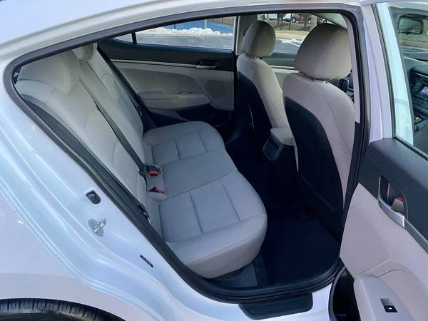 2017 Hyundai Elantra Se Excellent shape Clean Title Clean Record for sale in MANASSAS, District Of Columbia – photo 12