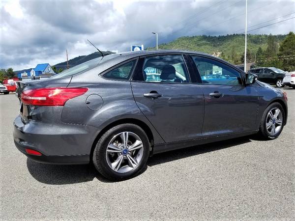 2017 Ford Focus SE *1-OWNR, ONLY 31K MI, HTD STEERING WHEEL* Gas Savr! for sale in Grants Pass, OR – photo 4