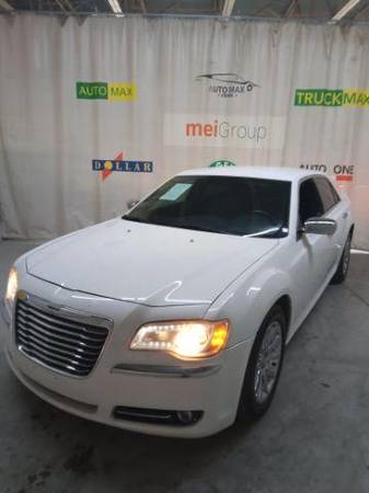 2011 Chrysler 300 Limited RWD - - by dealer - vehicle for sale in Arlington, TX – photo 8