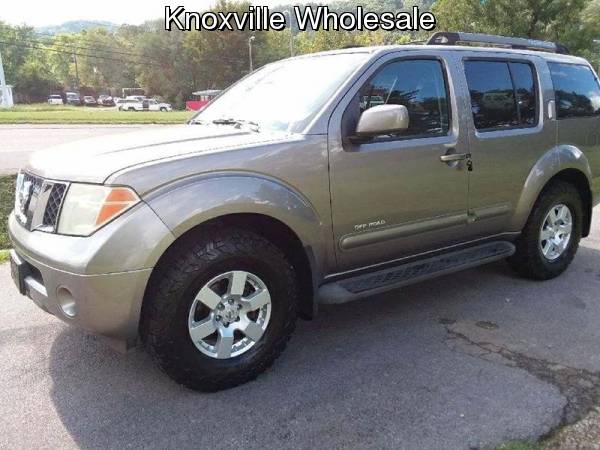 2005 Nissan Pathfinder SE Off Road 4WD 4dr SUV for sale in Knoxville, TN