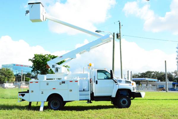 2009 GMC C5500 Altec 42FT Bucket Truck - cars & trucks - by dealer -... for sale in Hollywood, FL – photo 7
