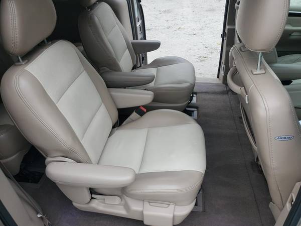 2003 Ford Windstar Limited Extra Clean in/out - cars & trucks - by... for sale in Highland, IL – photo 14
