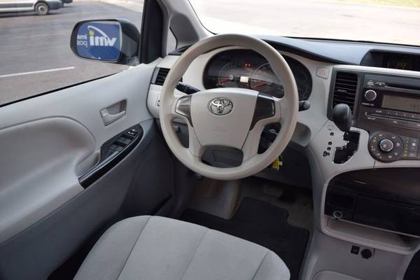 2014 *Toyota* *Sienna* *5dr 7-Passenger Van V6 L FWD - cars & trucks... for sale in Denver , CO – photo 20