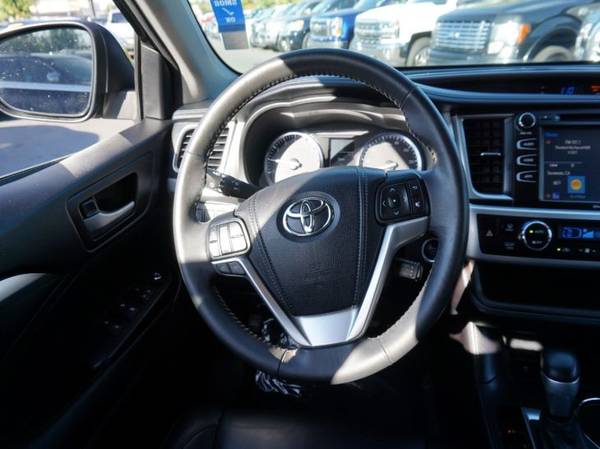 2015 Toyota Highlander XLE V6 FWD 8 Passenger SUV for sale in Sacramento , CA – photo 17