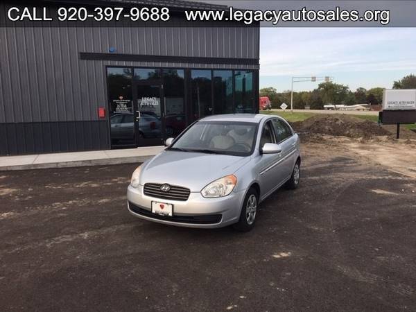 2009 HYUNDAI ACCENT GLS for sale in Jefferson, WI