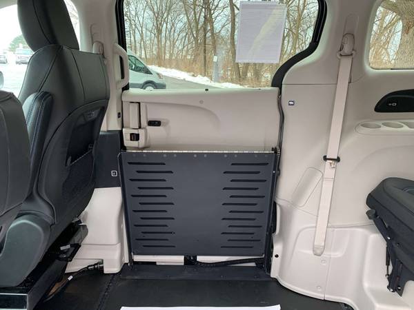 Wheelchair/Handicap Accessible 2021 Chrysler Voyager - cars & for sale in Wixom, MI – photo 6
