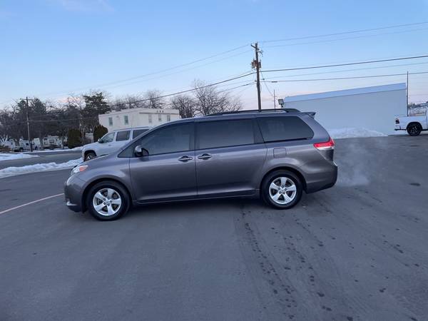 2011 Toyota Sienna LE - - by dealer - vehicle for sale in Wenatchee, WA – photo 3