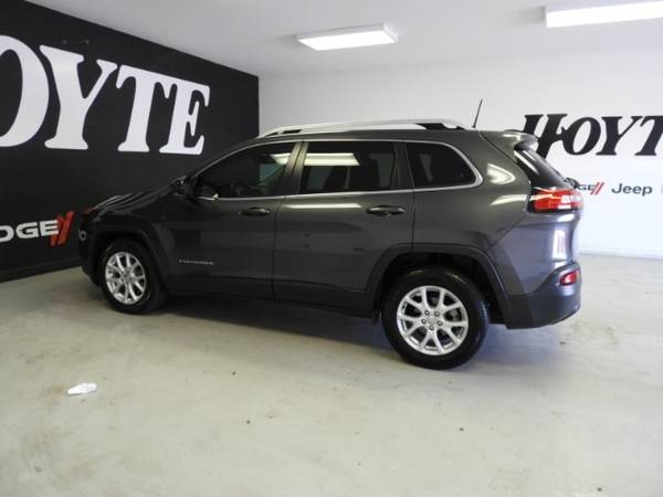 2017 Jeep Cherokee Latitude FWD - Closeout Sale! for sale in Sherman, TX – photo 6