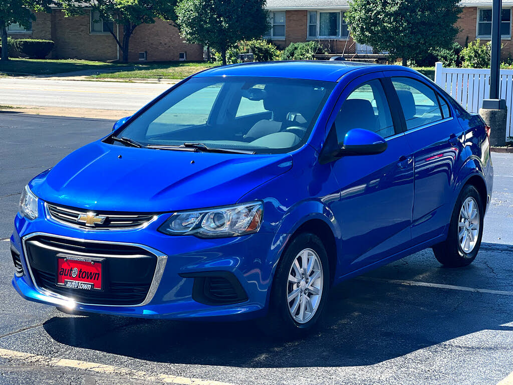 2019 Chevrolet Sonic LT Sedan FWD for sale in Champaign, IL – photo 3