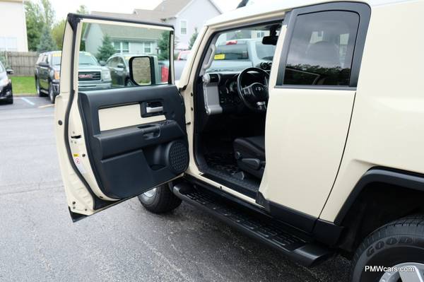 2009 Toyota FJ Cruiser 93K Miles! CERTIFIED! CLEAN CARFAX! WE FINANCE! for sale in Naperville, IL – photo 18