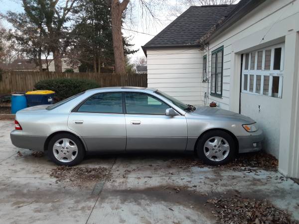 2000 Lexus ES300 - cars & trucks - by owner - vehicle automotive sale for sale in Indianapolis, IN