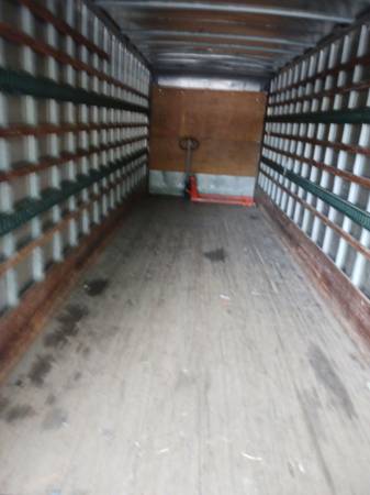 24 ft box truck with lift gate for sale in Wilson, NC – photo 6