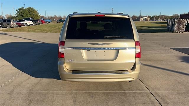 2011 Chrysler Town & Country Touring for sale in Galesburg, IL – photo 7