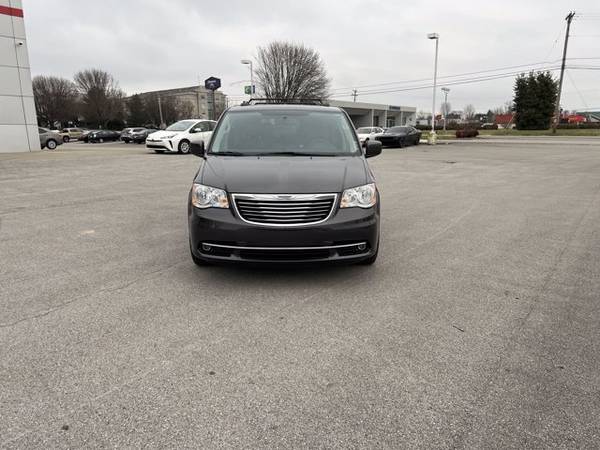2016 Chrysler Town & Country Touring - - by dealer for sale in Somerset, KY – photo 10