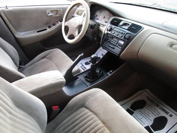 XXXXX 1998 Honda Accord LX 5-SPd ( manual ) One OWNER Clean TITLE... for sale in Fresno, CA – photo 10