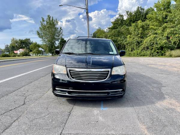 2013 CHRYSLER TOWN & COUNTRY - - by dealer - vehicle for sale in Constantia, NY – photo 2