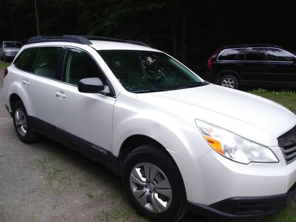 RARE 6 SPEED 2010 SUBARU OUTBACK for sale in Saxtons River, VT