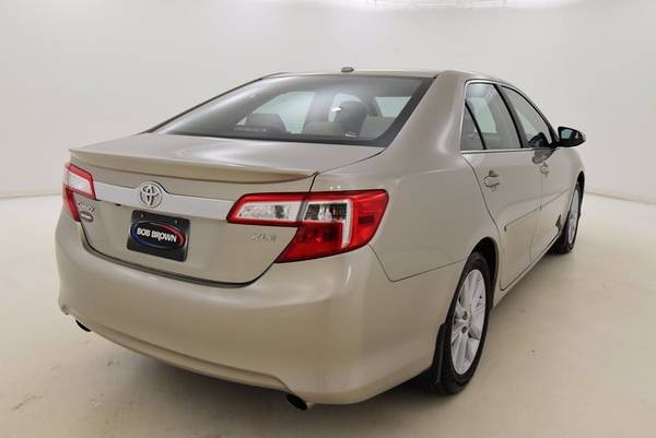 2013 Toyota Camry Xle - - by dealer - vehicle for sale in Des Moines, IA – photo 3