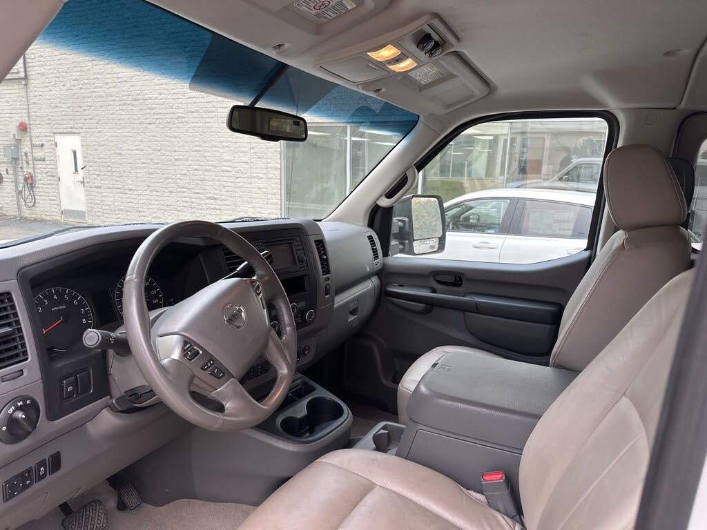 2014 Nissan NV Passenger 3500 HD SL for sale in Lisle, IL – photo 13