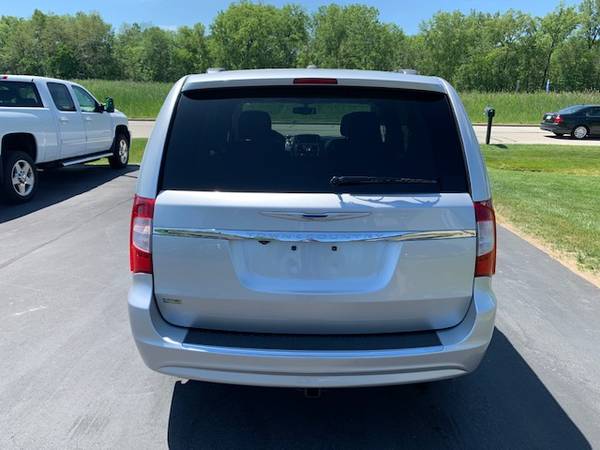 2012 Chrysler Town & Country! Touring! Heated Leather! DVD! Stow N Go! for sale in Suamico, WI – photo 5