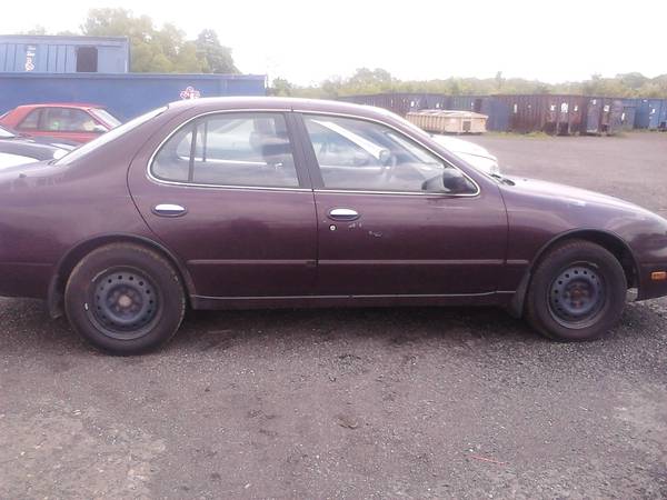 1997 nissan altima 4 door $850.00 for sale in Telford, PA