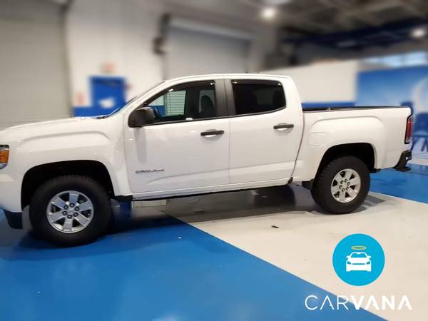 2017 GMC Canyon Crew Cab Pickup 4D 5 ft pickup Black - FINANCE... for sale in Ronkonkoma, NY – photo 4