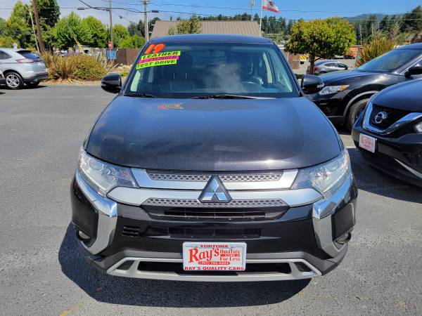 2019 Mitsubishi Outlander SE - - by dealer - vehicle for sale in Fortuna, CA – photo 2